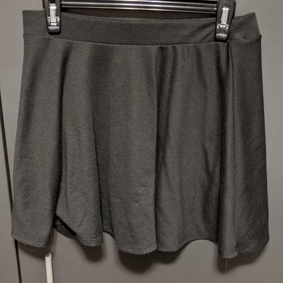 Skater Skirt - Picture 1 of 2